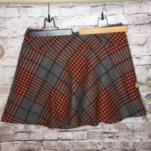 Anthropologie Dresses & Skirts - Wool blend houndstooth skirt 16R